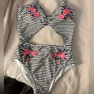 One piece bathing suit